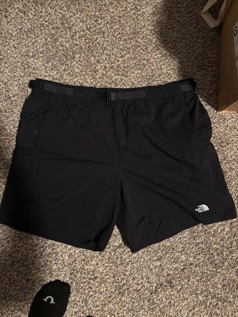The North Face belted 24/7 FlashDry-XD Active Shorts. NWOT. XL men’s